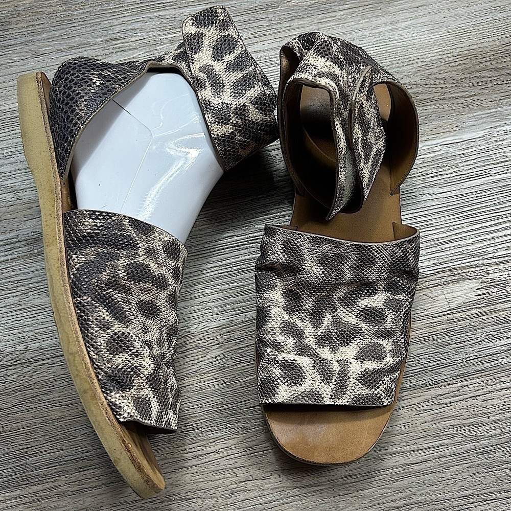 Vince Leopard Print Open-Toe Sandals in Brown and Cream
